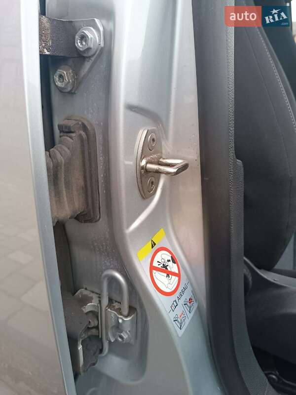 Универсал Volkswagen Golf 2012 в Житомире