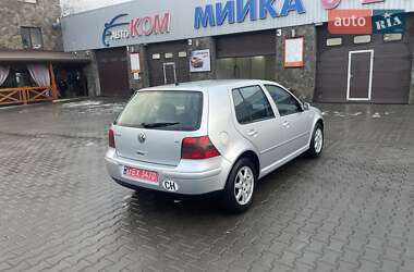 Хетчбек Volkswagen Golf 2003 в Луцьку