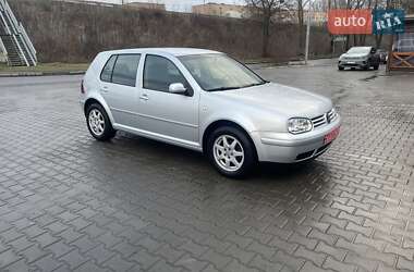 Хетчбек Volkswagen Golf 2003 в Луцьку