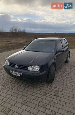 Хетчбек Volkswagen Golf 2000 в Отинії