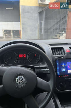 Хэтчбек Volkswagen Golf 2004 в Никополе