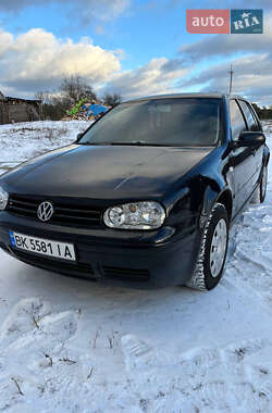 Хетчбек Volkswagen Golf 2003 в Володимирці