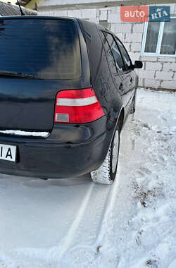 Хетчбек Volkswagen Golf 2003 в Володимирці