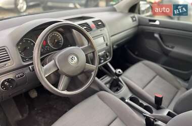 Хетчбек Volkswagen Golf 2005 в Коломиї