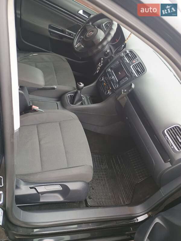 Універсал Volkswagen Golf 2009 в Житомирі