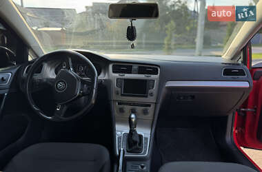 Универсал Volkswagen Golf 2015 в 