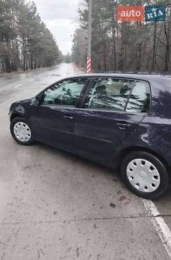 Хетчбек Volkswagen Golf 2004 в Славуті