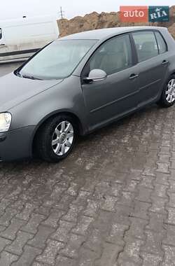 Хетчбек Volkswagen Golf 2004 в Луцьку