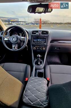 Универсал Volkswagen Golf 2012 в Киеве