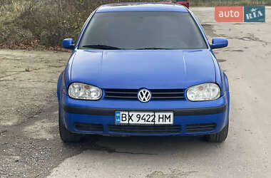 Хетчбек Volkswagen Golf 1998 в Гощі