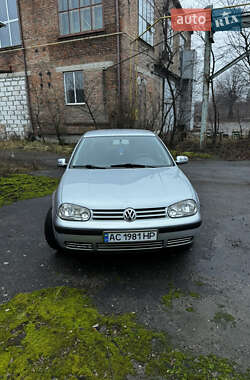 Хетчбек Volkswagen Golf 2001 в Луцьку