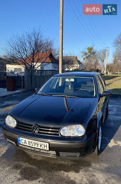 Хетчбек Volkswagen Golf 2002 в Звенигородці