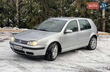 Хетчбек Volkswagen Golf 2000 в Сколе