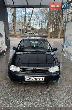 Хетчбек Volkswagen Golf 2002 в Чернівцях