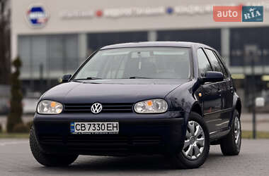 Хетчбек Volkswagen Golf 2001 в Чернівцях