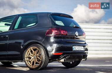 Хэтчбек Volkswagen Golf 2009 в 