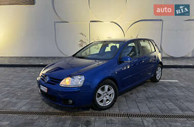 Хетчбек Volkswagen Golf 2005 в Луцьку