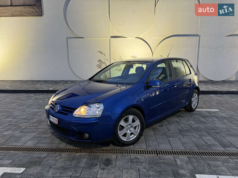 Хетчбек Volkswagen Golf 2005 в Луцьку