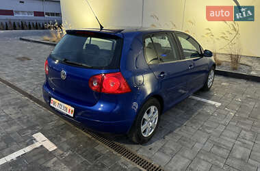 Хетчбек Volkswagen Golf 2005 в Луцьку