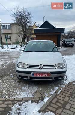 Хетчбек Volkswagen Golf 2000 в Долині