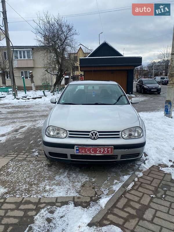 Хэтчбек Volkswagen Golf 2000 в Долине