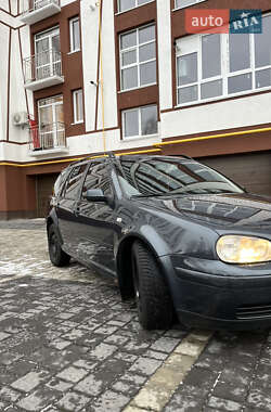 Универсал Volkswagen Golf 2003 в 