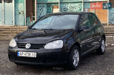 Хетчбек Volkswagen Golf 2005 в Києві