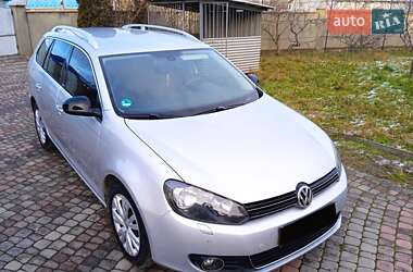 Універсал Volkswagen Golf 2012 в Чернівцях