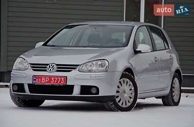 Хетчбек Volkswagen Golf 2006 в Сарнах