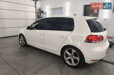 Хэтчбек Volkswagen Golf 2009 в 
