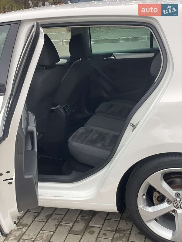 Хэтчбек Volkswagen Golf 2009 в Луцке