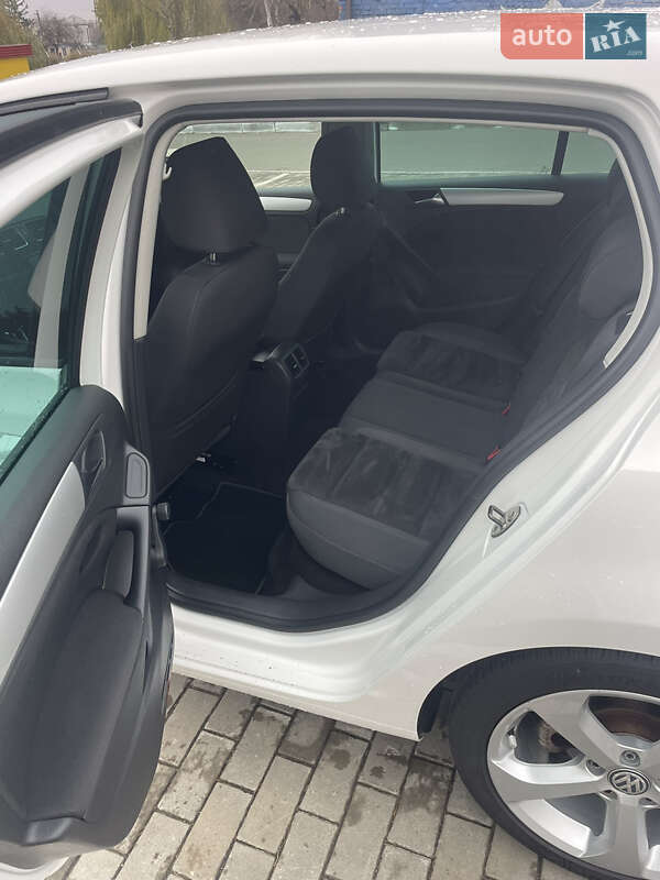 Хэтчбек Volkswagen Golf 2009 в Луцке