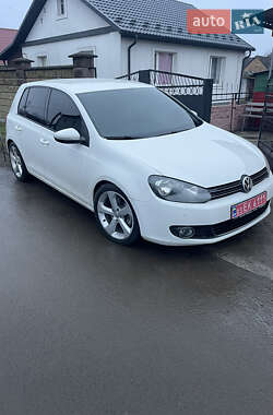 Хэтчбек Volkswagen Golf 2009 в 