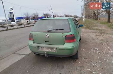 Хэтчбек Volkswagen Golf 1999 в 