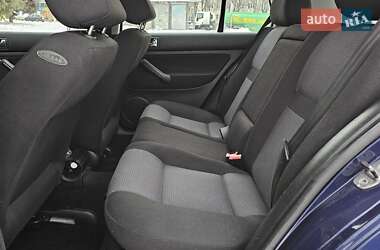 Хетчбек Volkswagen Golf 2002 в Тернополі