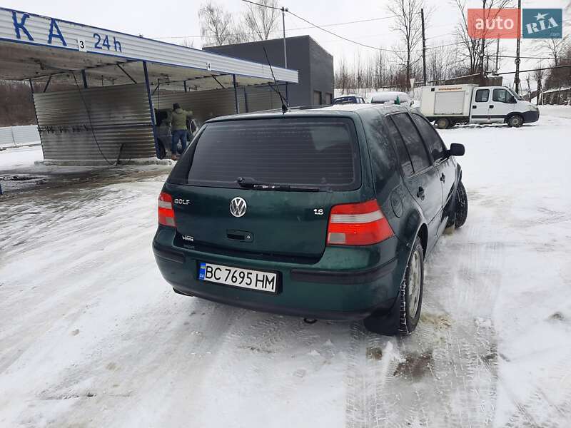 Хэтчбек Volkswagen Golf 2003 в Львове