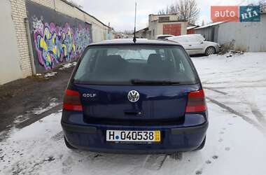 Хетчбек Volkswagen Golf 2001 в Луцьку