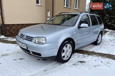 Универсал Volkswagen Golf 2003 в Самборе