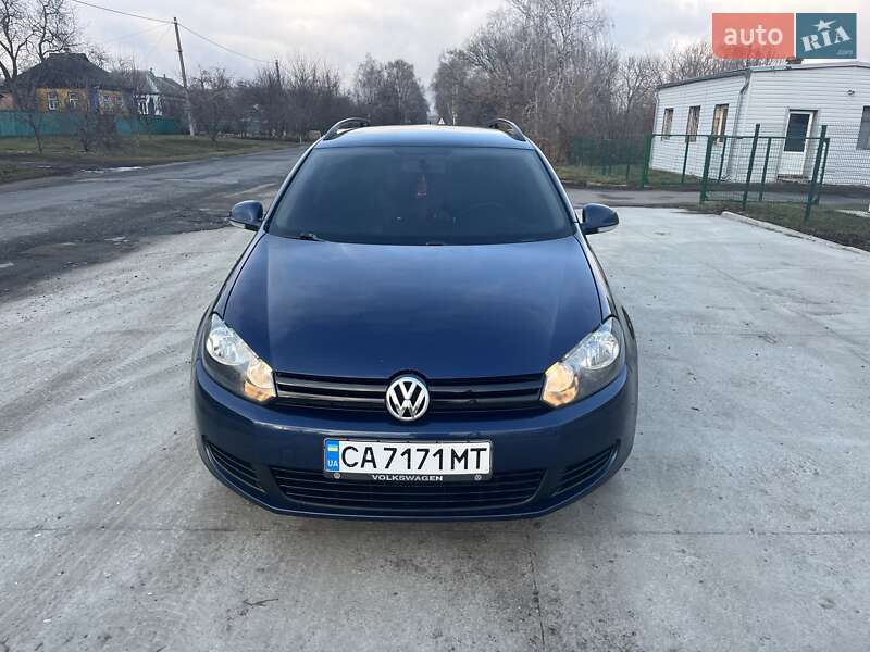 Універсал Volkswagen Golf 2012 в Гребінці