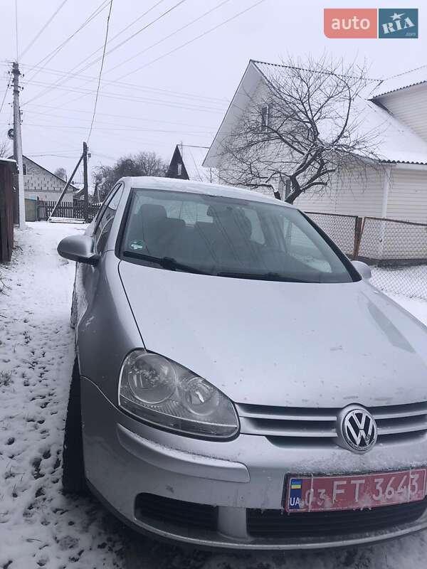 Хетчбек Volkswagen Golf 2009 в Рівному