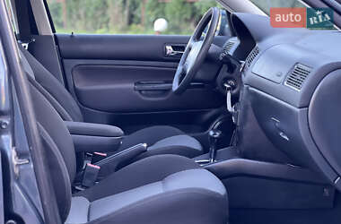 Универсал Volkswagen Golf 2003 в 