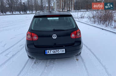 Хетчбек Volkswagen Golf 2005 в Надвірній