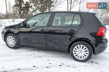 Хетчбек Volkswagen Golf 2006 в Звягелі