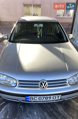 Хетчбек Volkswagen Golf 2002 в Стрию