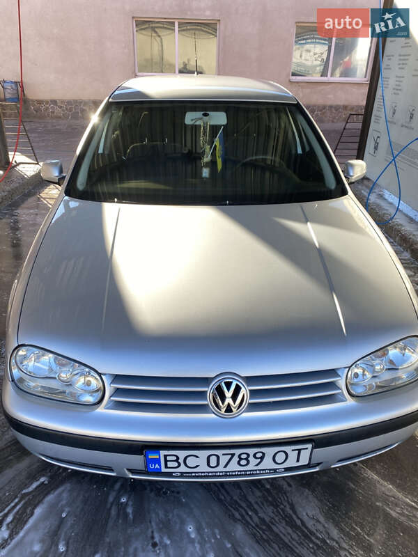 Volkswagen Golf 2002
