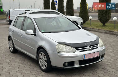 Хетчбек Volkswagen Golf 2006 в Сарнах