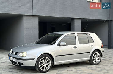 Хетчбек Volkswagen Golf 2002 в Мукачевому