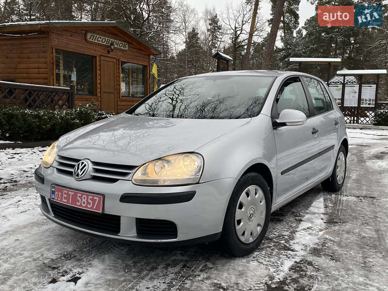 Хетчбек Volkswagen Golf 2004 в Луцьку