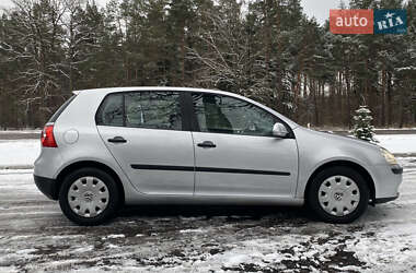 Хетчбек Volkswagen Golf 2004 в Луцьку