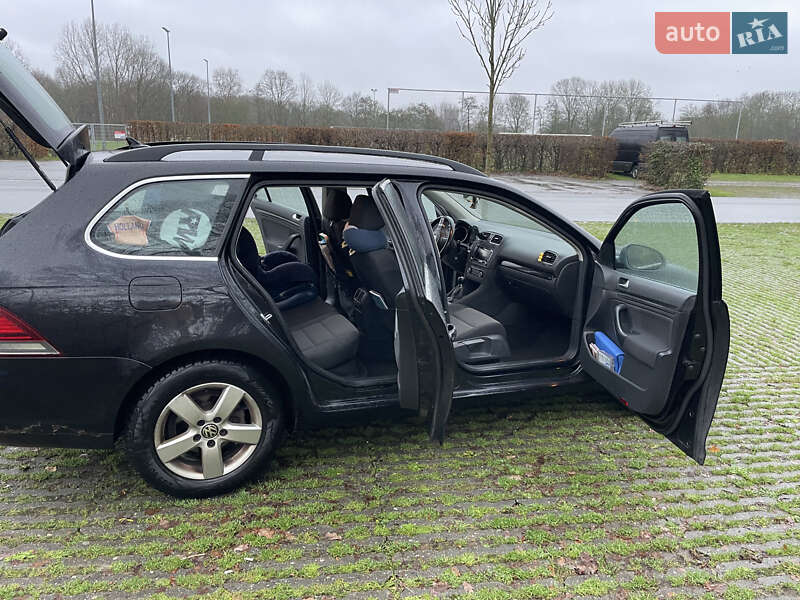 Універсал Volkswagen Golf 2011 в Києві